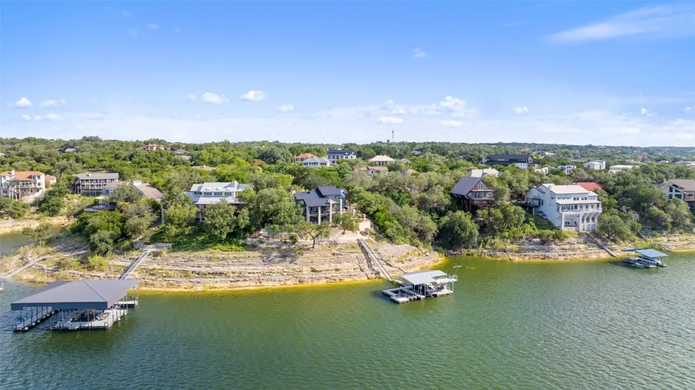 18401 Lakepoint Circle Point Venture, TX 78645