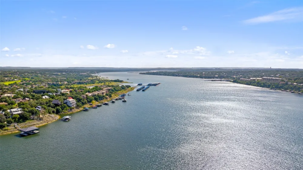 18401 Lakepoint Circle Point Venture, TX 78645