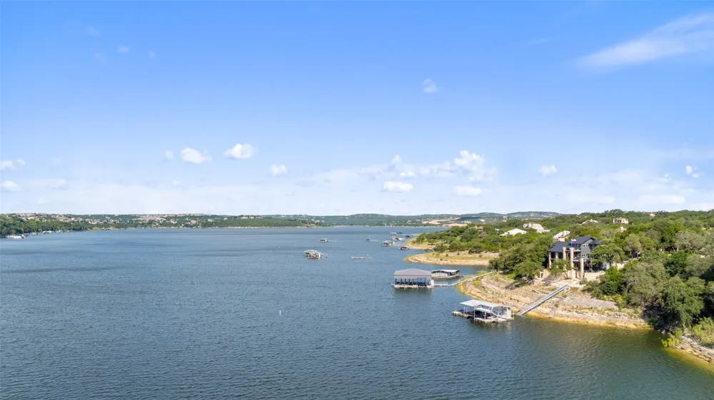 18401 Lakepoint Circle Point Venture, TX 78645
