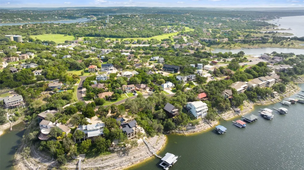 18401 Lakepoint Circle Point Venture, TX 78645