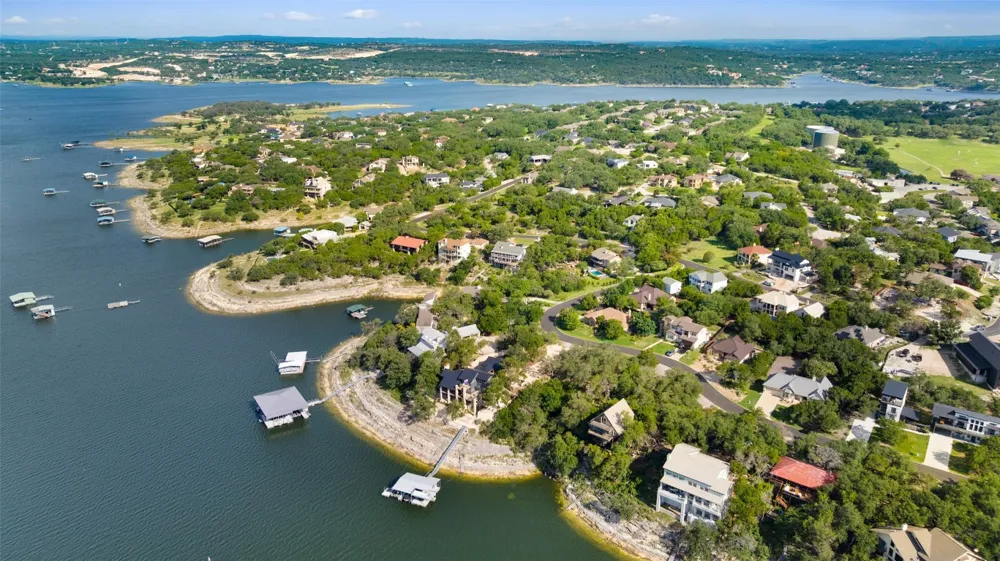 18401 Lakepoint Circle Point Venture, TX 78645