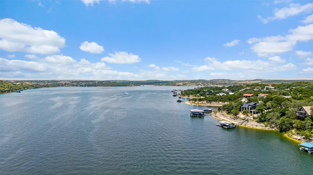 18401 Lakepoint Circle Point Venture, TX 78645