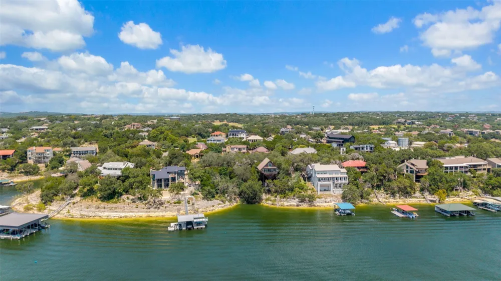18401 Lakepoint Circle Point Venture, TX 78645