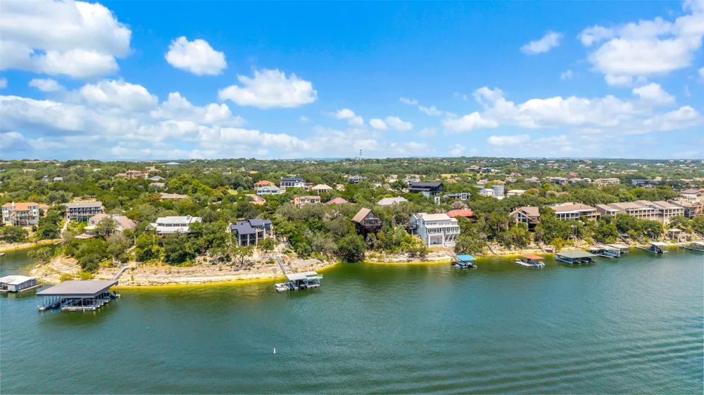 18401 Lakepoint Circle Point Venture, TX 78645