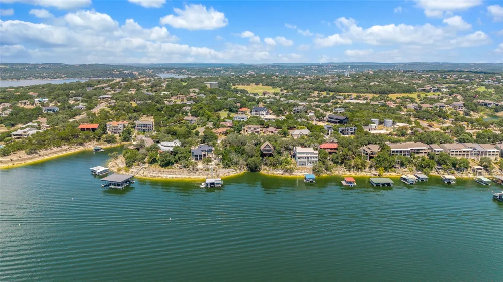 18401 Lakepoint Circle Point Venture, TX 78645