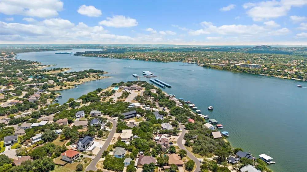 18401 Lakepoint Circle Point Venture, TX 78645