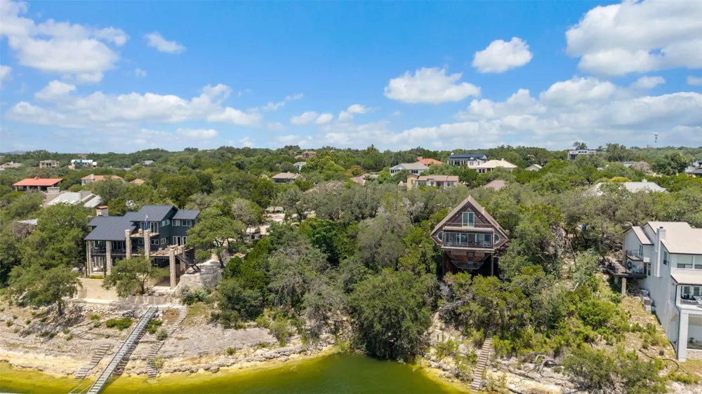 18401 Lakepoint Circle Point Venture, TX 78645