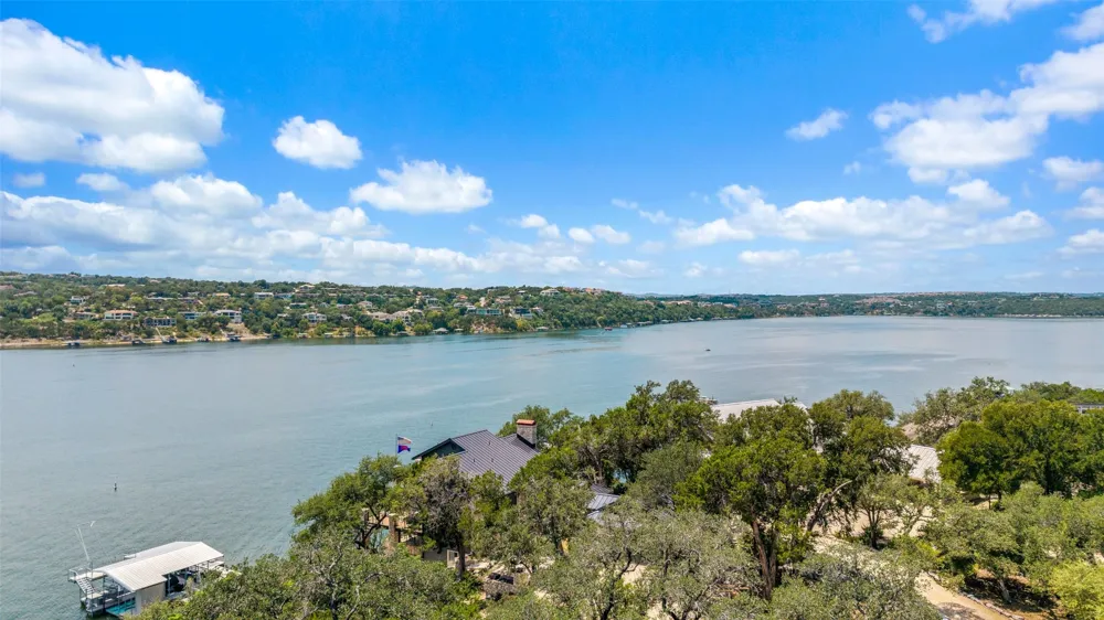 18401 Lakepoint Circle Point Venture, TX 78645
