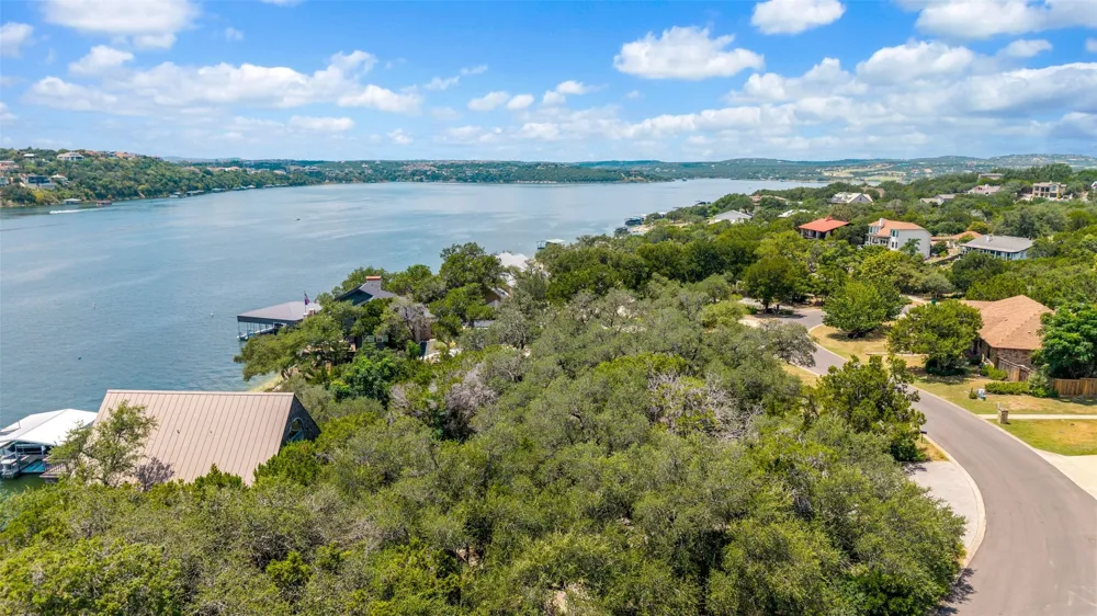 18401 Lakepoint Circle Point Venture, TX 78645