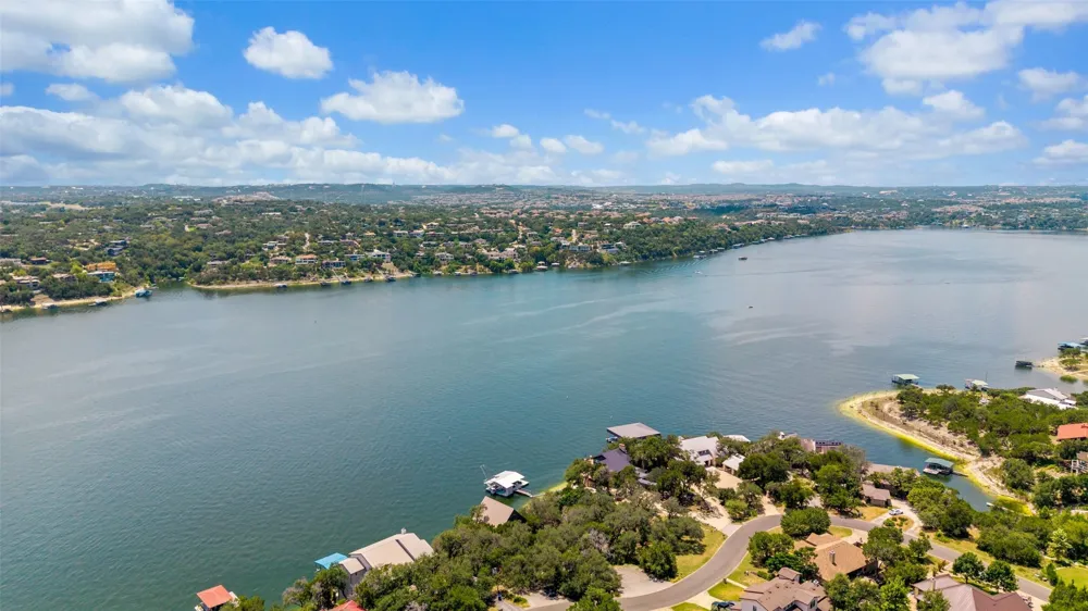 18401 Lakepoint Circle Point Venture, TX 78645