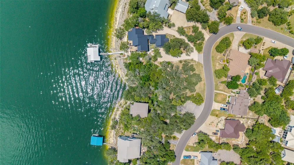 18401 Lakepoint Circle Point Venture, TX 78645