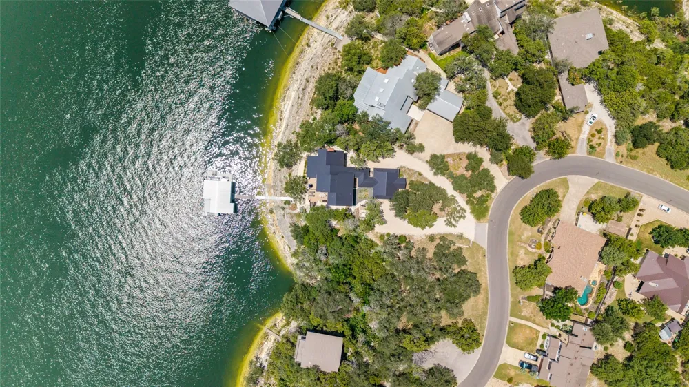 18401 Lakepoint Circle Point Venture, TX 78645