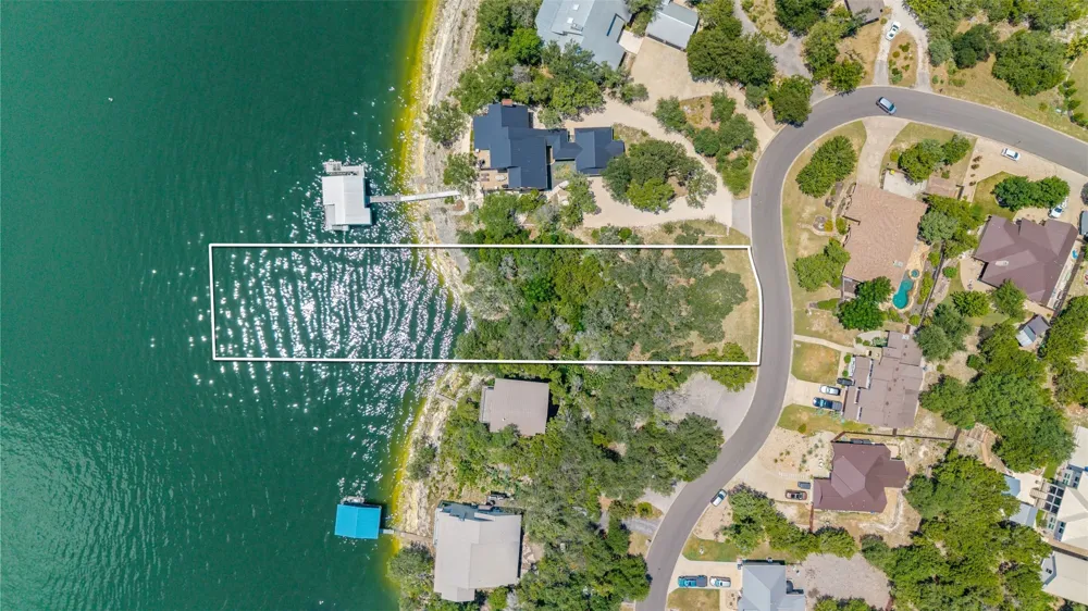 18401 Lakepoint Circle Point Venture, TX 78645