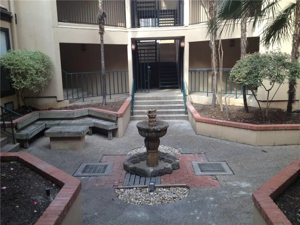 2110 RioGrande Street #302 Austin, TX 78705
