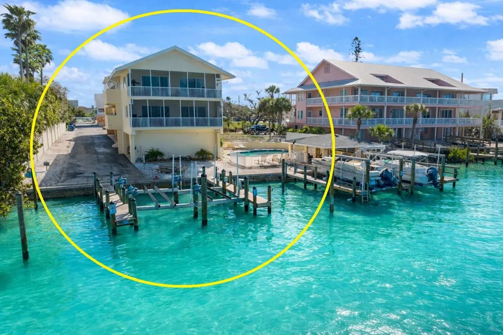 109 BAYSHORE ROAD #10 Nokomis, FL 34275