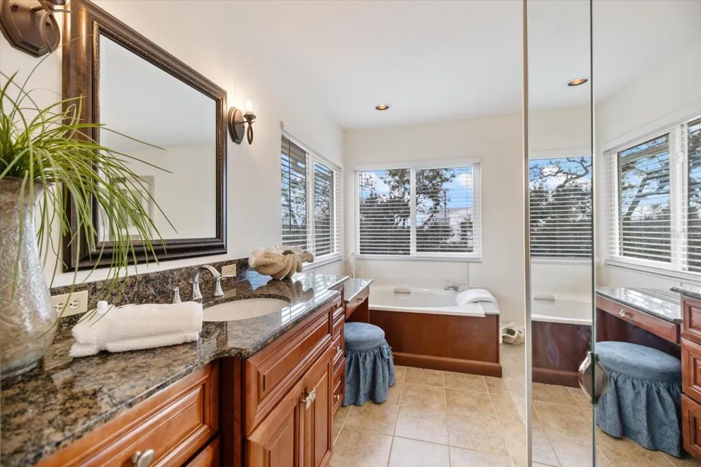 109 BAYSHORE ROAD #10 Nokomis, FL 34275