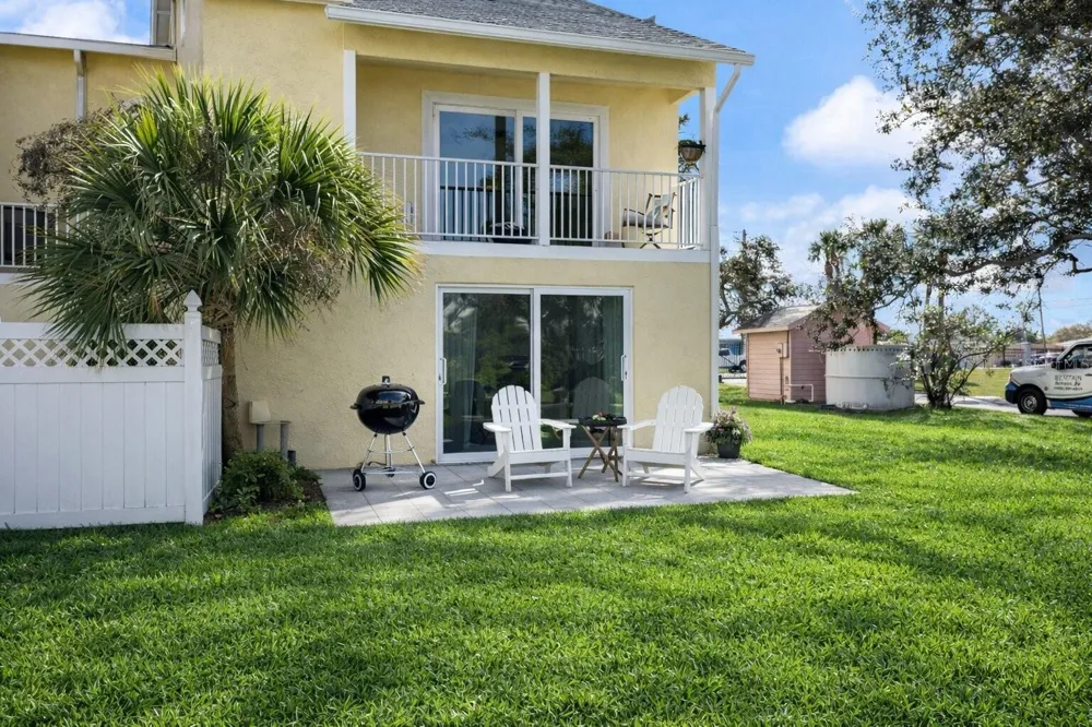 109 BAYSHORE ROAD #10 Nokomis, FL 34275