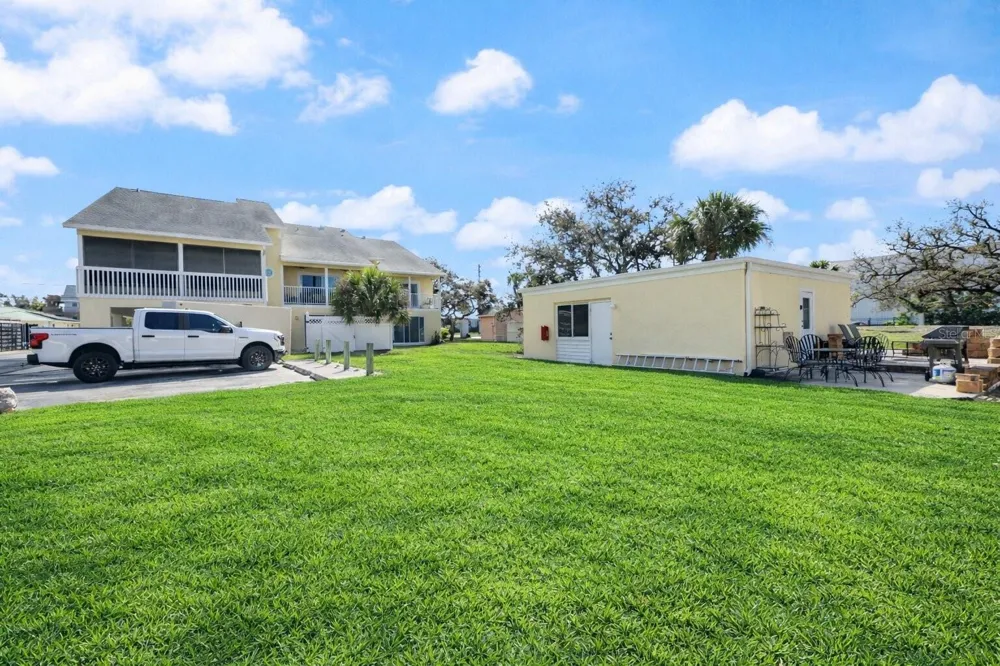 109 BAYSHORE ROAD #10 Nokomis, FL 34275