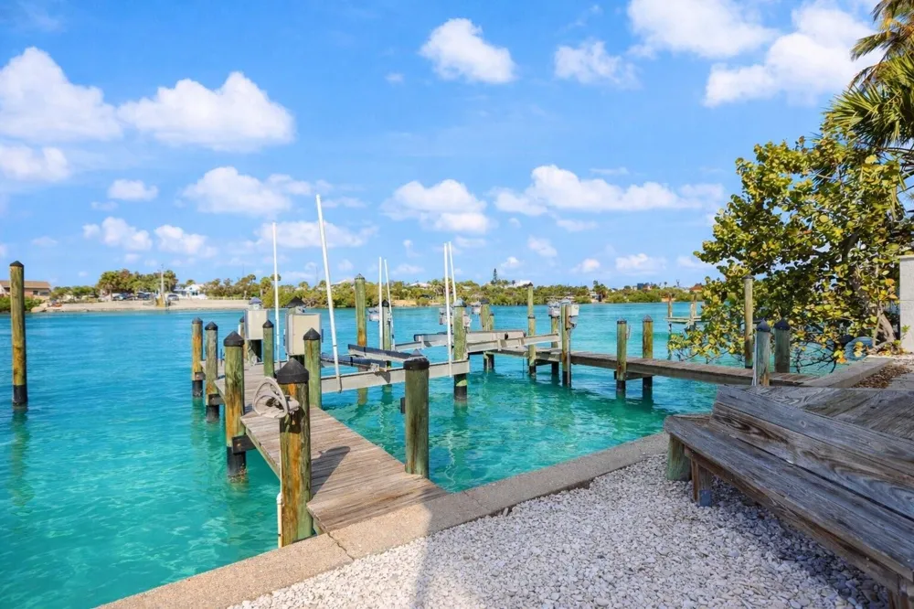 109 BAYSHORE ROAD #10 Nokomis, FL 34275
