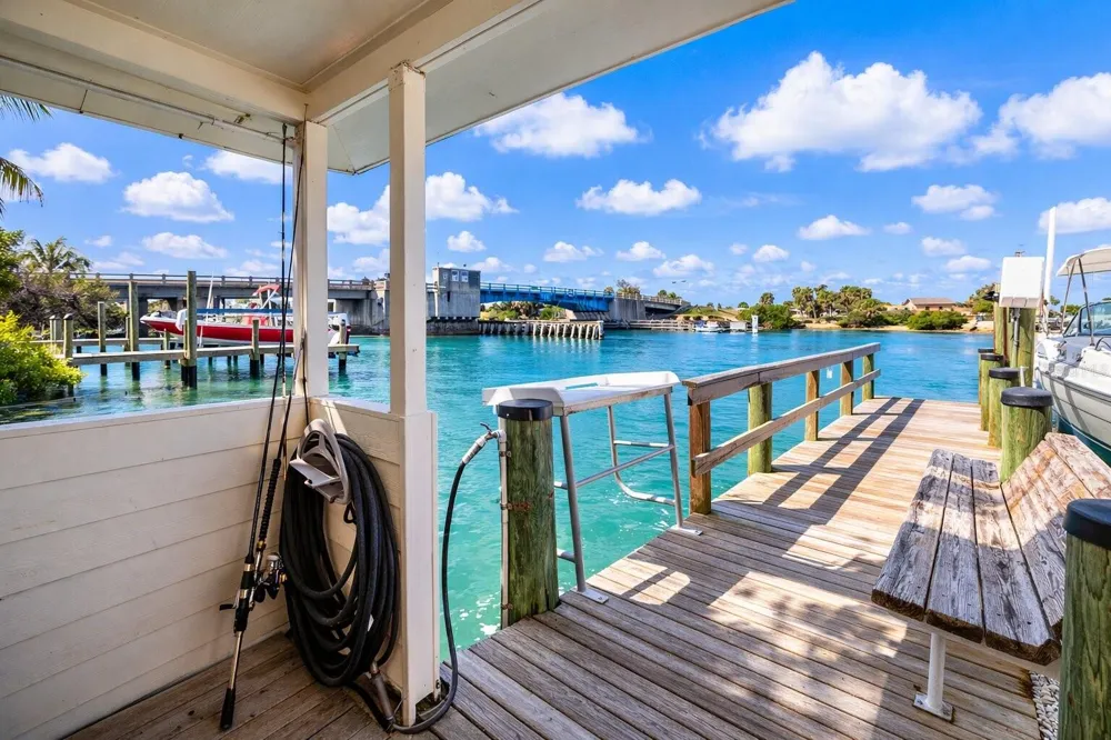 109 BAYSHORE ROAD #10 Nokomis, FL 34275