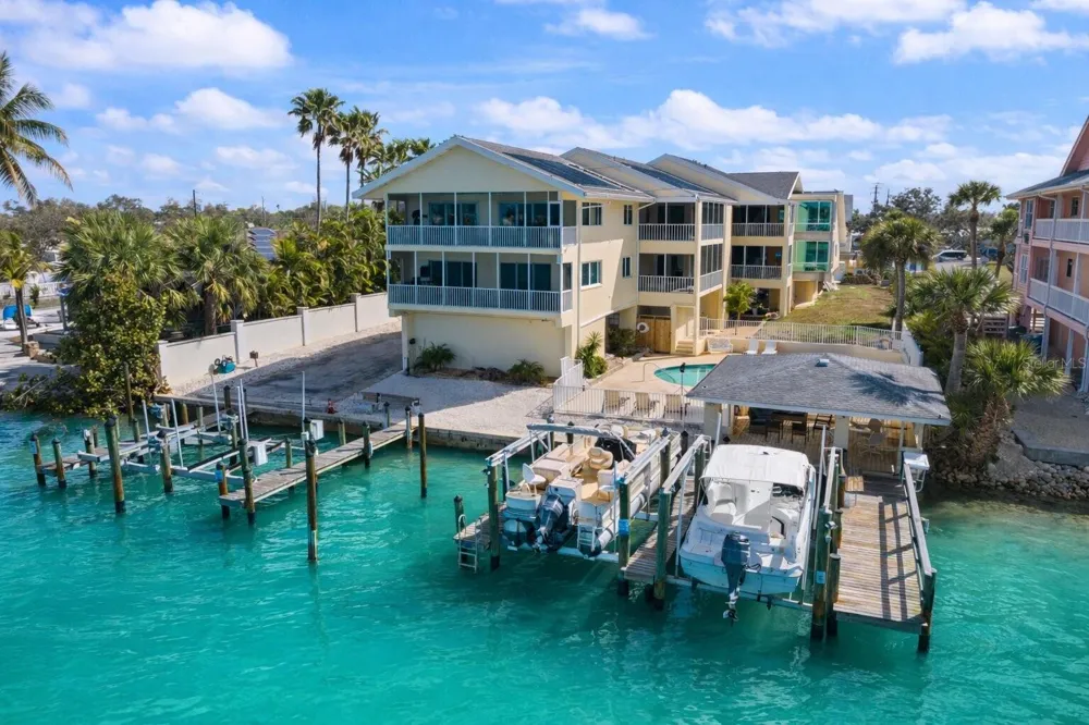 109 BAYSHORE ROAD #10 Nokomis, FL 34275