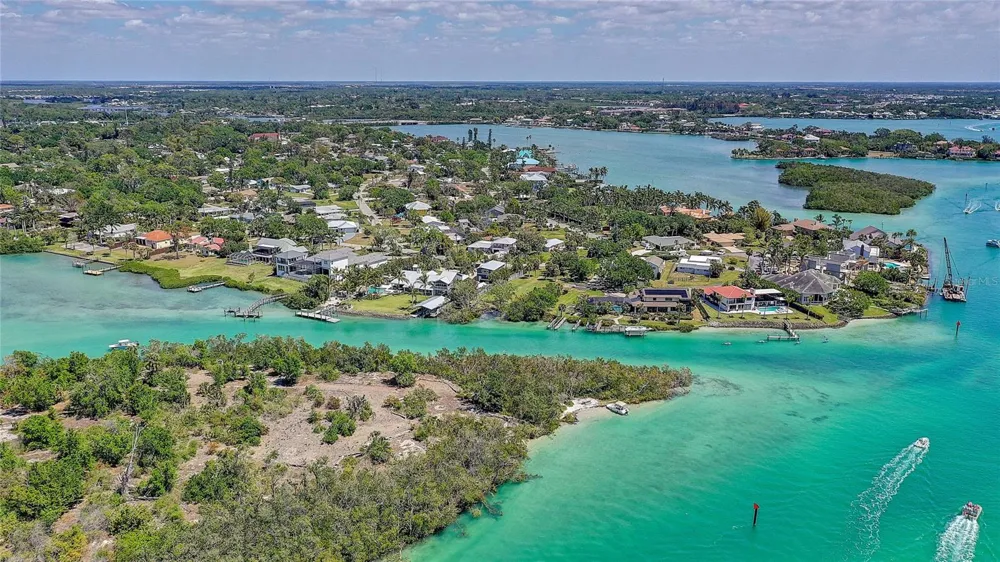 109 BAYSHORE ROAD #10 Nokomis, FL 34275