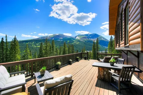 926 Nuthatch Drive