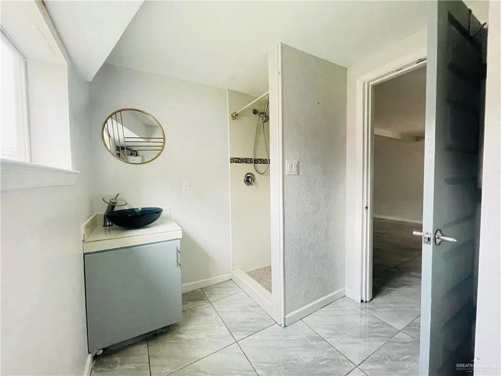 220 W 5th Street Weslaco, TX 78596