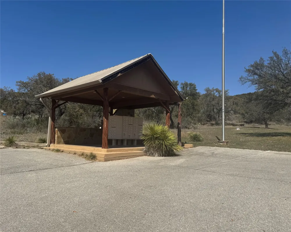 56 War Bonnet Ridge Kingsland, TX 78639