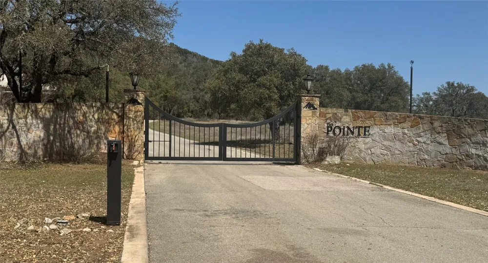 56 War Bonnet Ridge Kingsland, TX 78639