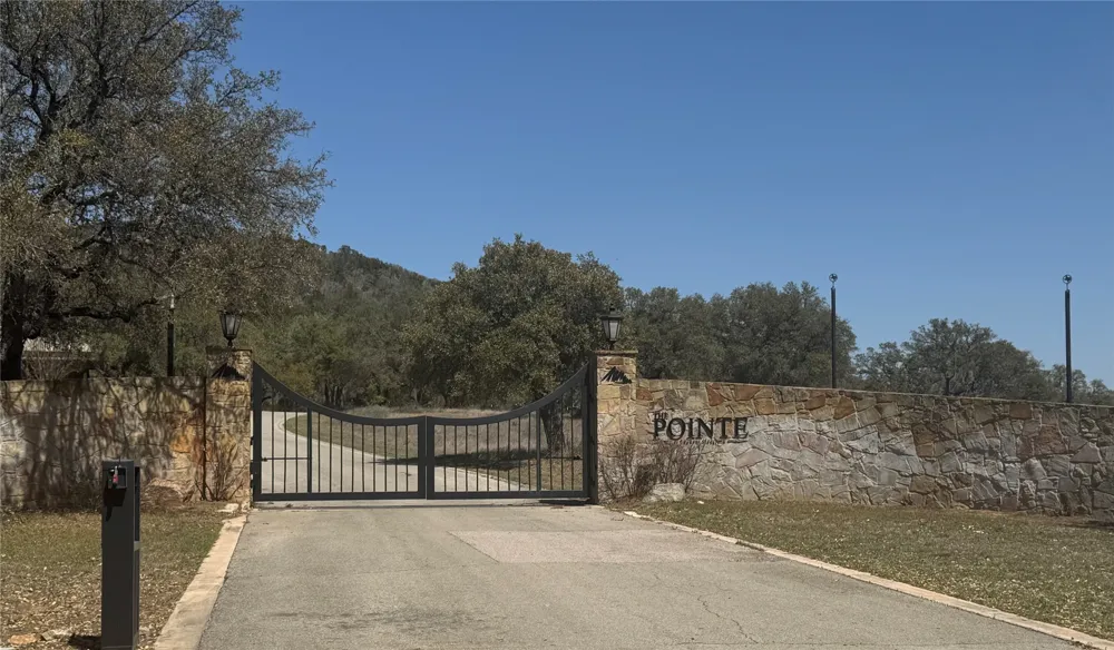 56 War Bonnet Ridge Kingsland, TX 78639