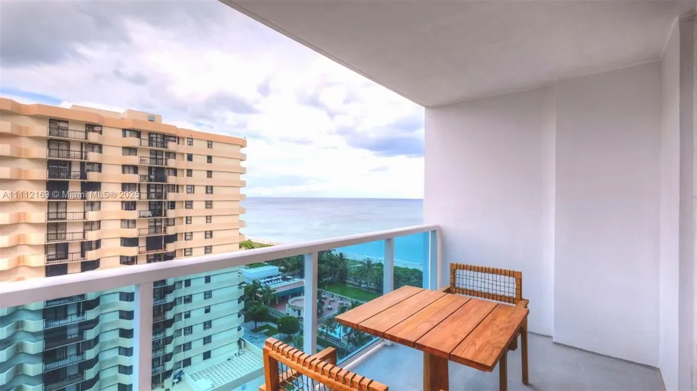 102 24th St #1211 Miami Beach, FL 33139