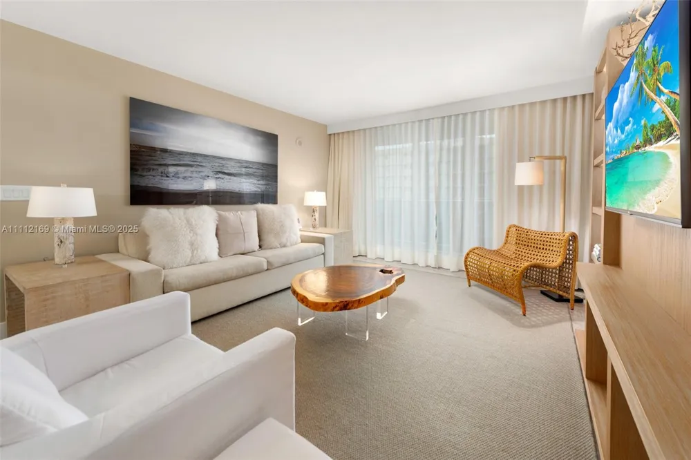 102 24th St #1211 Miami Beach, FL 33139