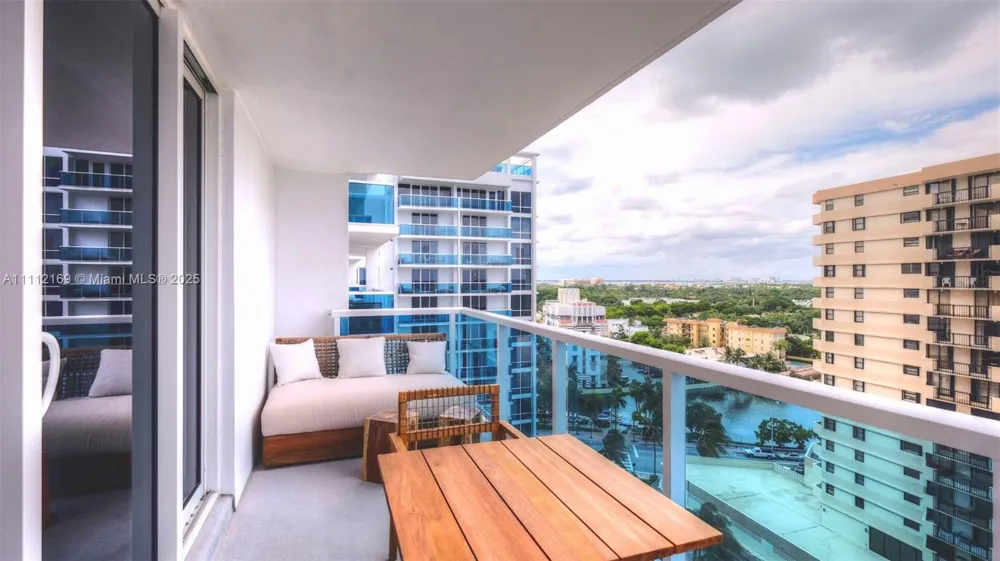 102 24th St #1211 Miami Beach, FL 33139