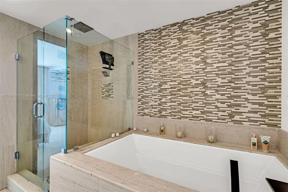 5875 Collins Ave #1704 Miami Beach, FL 33140