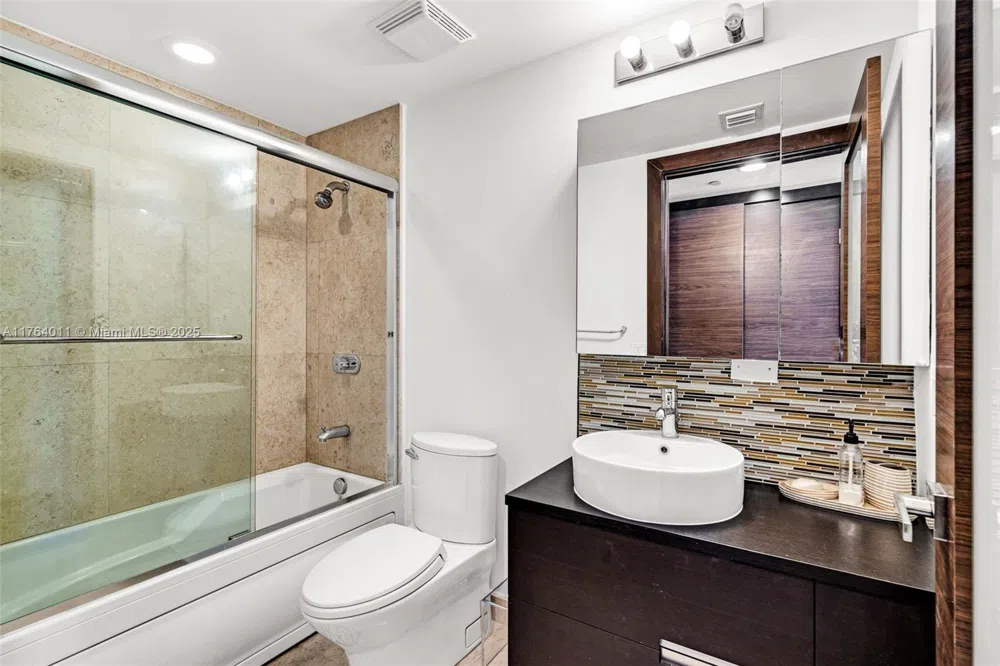 5875 Collins Ave #1704 Miami Beach, FL 33140