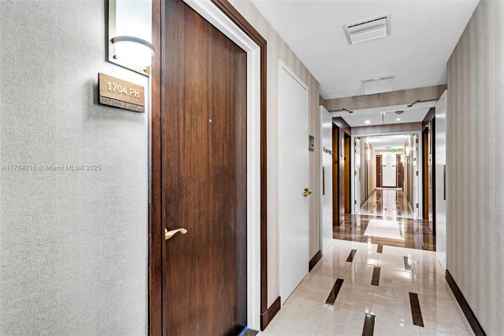 5875 Collins Ave #1704 Miami Beach, FL 33140