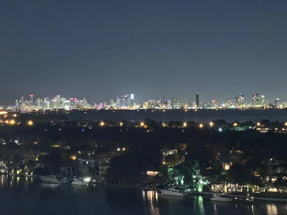5875 Collins Ave #1704 Miami Beach, FL 33140