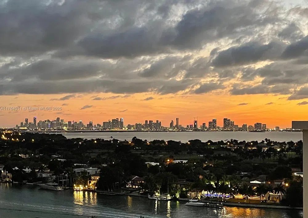 5875 Collins Ave #1704 Miami Beach, FL 33140