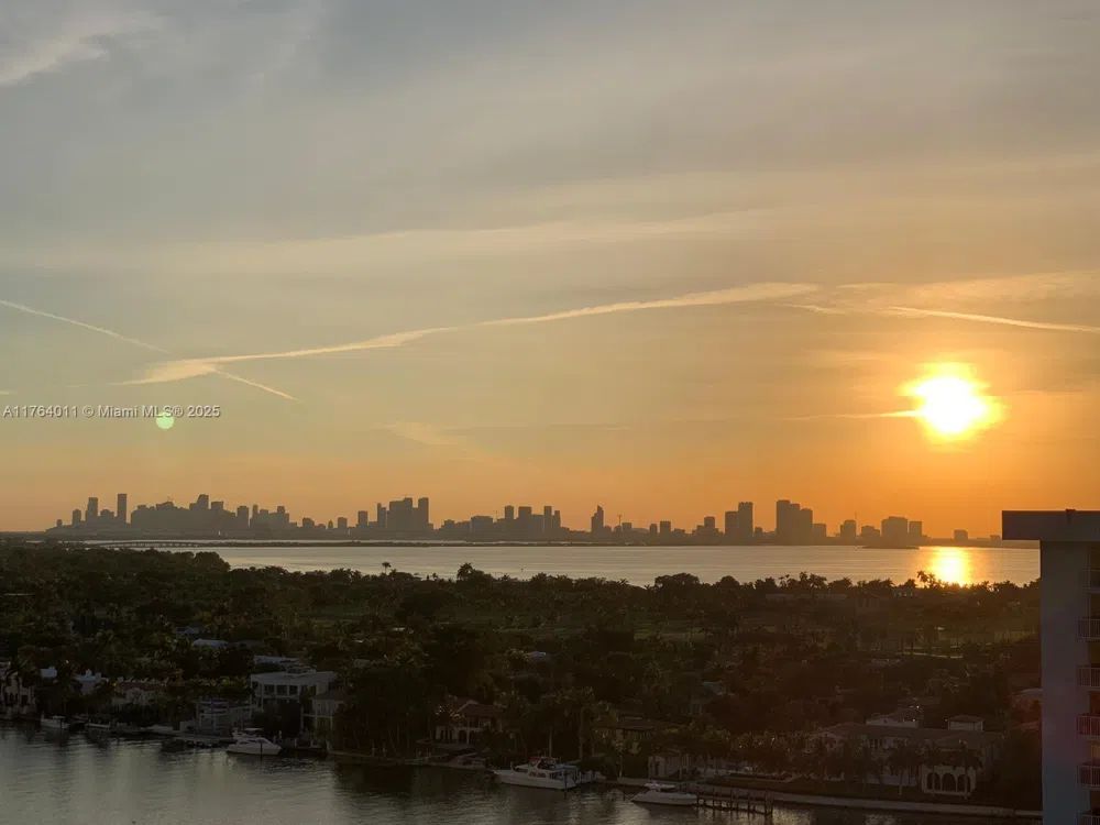 5875 Collins Ave #1704 Miami Beach, FL 33140