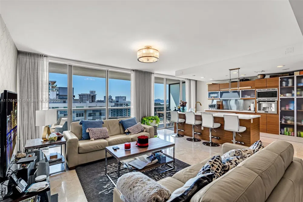 5875 Collins Ave #1704 Miami Beach, FL 33140