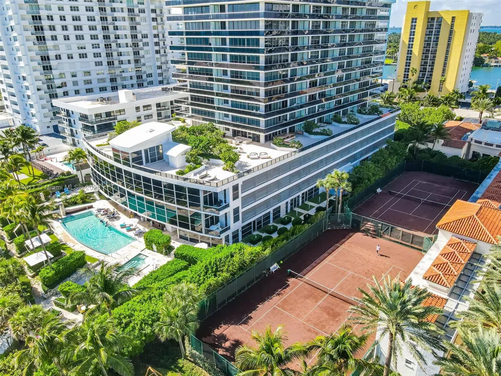 5875 Collins Ave #1704 Miami Beach, FL 33140