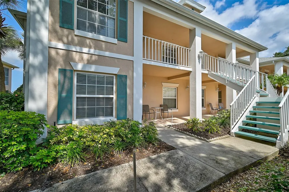 4215 CADDIE DRIVE E #101 Bradenton, FL 34203