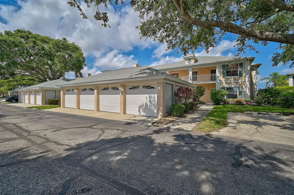 4215 CADDIE DRIVE E #101 Bradenton, FL 34203