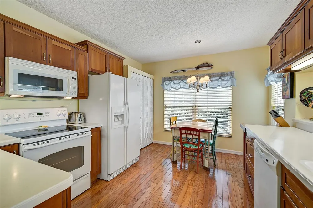 4215 CADDIE DRIVE E #101 Bradenton, FL 34203