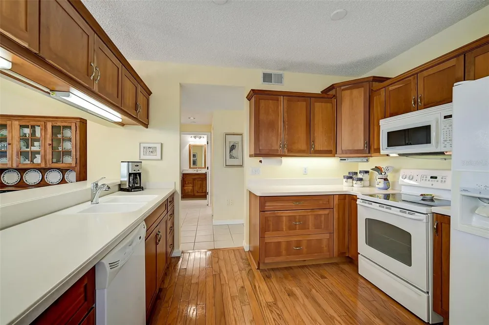 4215 CADDIE DRIVE E #101 Bradenton, FL 34203