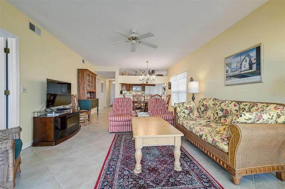 4215 CADDIE DRIVE E #101 Bradenton, FL 34203
