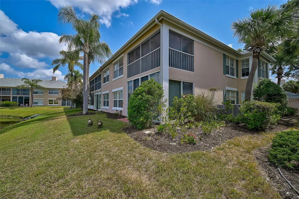 4215 CADDIE DRIVE E #101 Bradenton, FL 34203