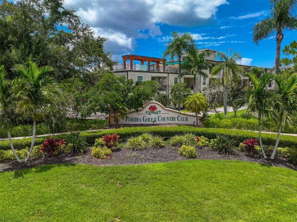 4215 CADDIE DRIVE E #101 Bradenton, FL 34203