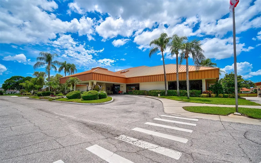 4215 CADDIE DRIVE E #101 Bradenton, FL 34203